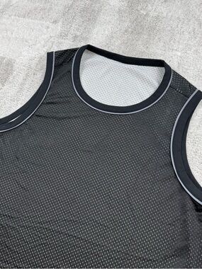 Lululemon reversible tank top Double Layered mesh jersey men’s XL black white